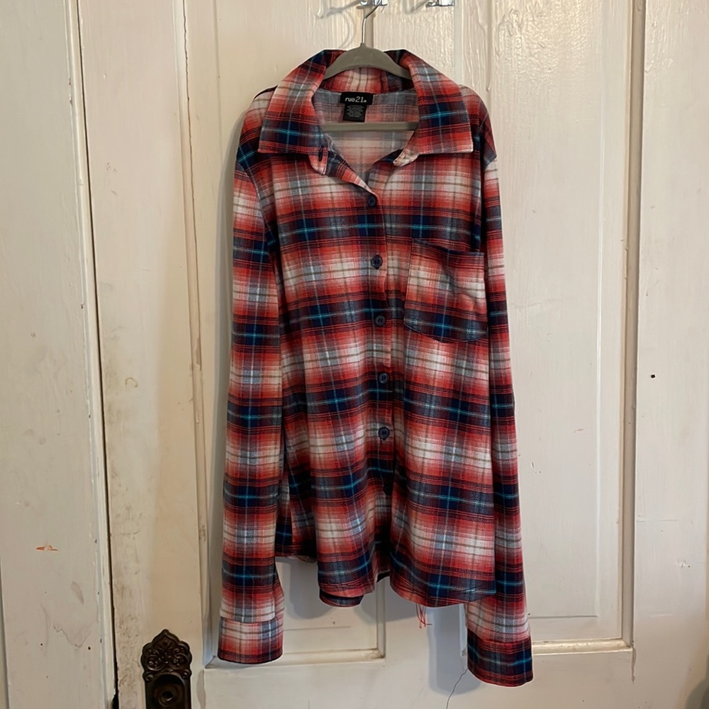 Long sleeve Rue 21 shirt.